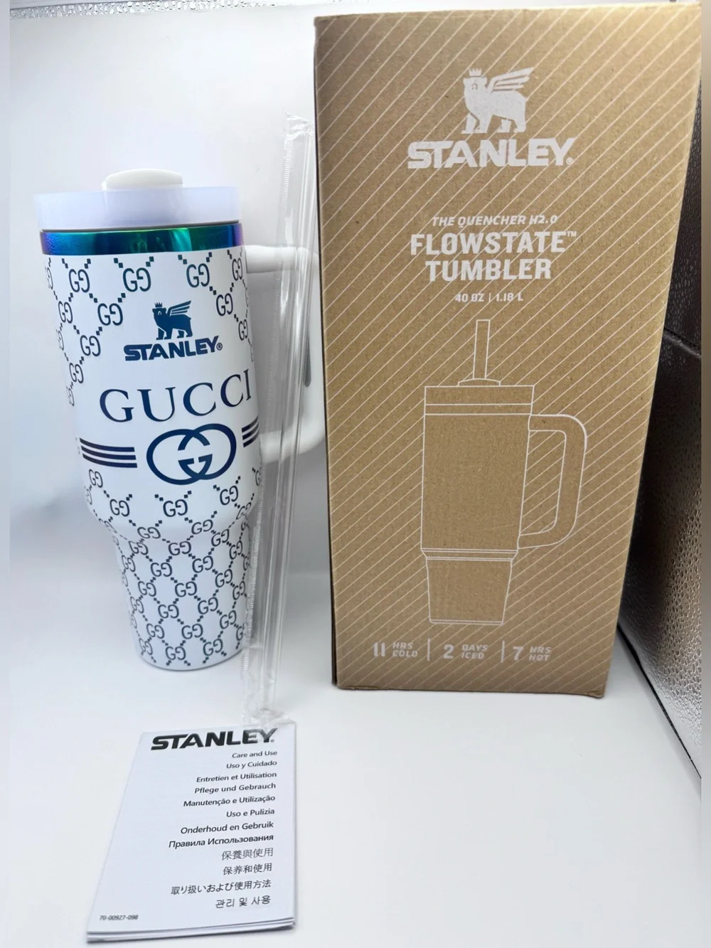Stanley x Gucci White 40 oz. Flowstate Quencher H2.0 Tumbler Oil Slick Monogram - Picture 8 of 12